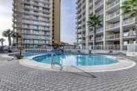 Gulf-front getaway with pool hot tub athletic courts & central AC - Chambres d'hôtes Orange Beach