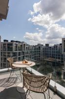 Designer 1bed w Underground Parking at UNIT City - Ferienwohnung Kyjiw
