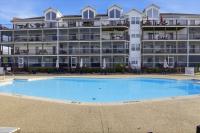 Lakefront on Big Niangua, 2 Heated Pools, Boat Slip, Fire Pit, & Big Views - B&B Camdenton