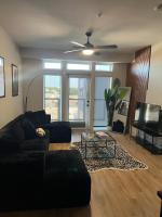 Walkable Dallas Oasis King Suite Free Parking - B&B Dallas