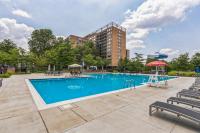 Large 2 Bedroom-2 bath Suite with Balcony - B&B Arlington