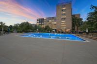 Large 2 Bedroom-2 bath Suite with Balcony - B&B Arlington