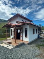 Cabaña La Suiza con Jacuzzi a 5 min del aeropuerto JMC - B&B Guarne