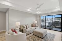 Newly Renovated- Lakefront - Pool - Elevator - B&B Lake Ozark
