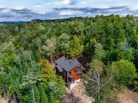 Alta Vita Ste-Adèle Modern, Forest, Spa and Sauna - B&B Sainte-Adèle