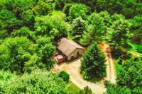 Romantic Cabin Hot Tub King Bed Private Forest - B&B Rockbridge