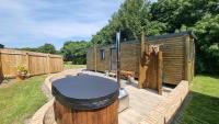 The Walkers Retreat with Hot Tub and Cold Water Drench Shower - Ferienwohnung Charlton
