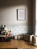 Chapter 9, Modern Haworth Townhouse, 1-Minute Walk to Main Street - Chambres d'hôtes Haworth