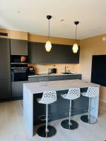 Modern room with kitchen & balkony - Chambres d'hôtes Oslo