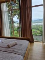 Hillside House Overlooking Batumi - Chambres d'hôtes Ch’arnali