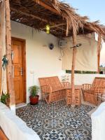 Bedro Rooftop Studio 2 Private Balcony Sea View 30 Sec to Sea - B&B Dahab