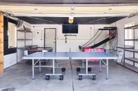 Hot Tub, Game Room, Coffee Bar, Fire Pit, Pancakes - B&B Page