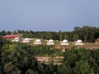 "Bluegrass Bluff" - The Overlook LUX Dome - RRG - B&B Stanton