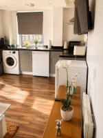 City Centre Apartment Sleeps 4 Balcony Central Next to Mailbox - B&B Birmingham