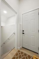 Cozy Belmont Private 1BR Guest Suite - B&B Calgary
