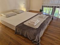 2 4 D2 Mini Condos Studio Loft West facing - Bed and Breakfast Tivat
