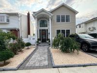 Modern Comfort - Minimal Style - B&B Elmont