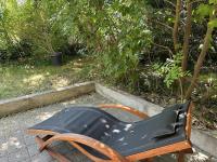 Loft-Style Maisonette with Cozy Garden - B&B Kilchberg