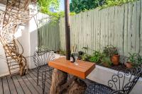 Indulge In An Urban Oasis At Green Point Sanctuary - Bed and Breakfast Kaapstad