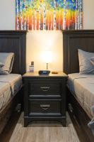 Elegant 2 Bedroom Suite w Modern Amenities - B&B Brooklyn
