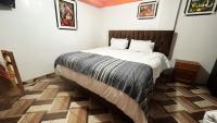 Zimmer mit Kingsize-Bett