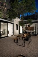 Athelio Boutique Home, Private Courtyard, Outdoor Bar & Shower - Ferienwohnung Piräus