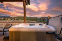 Downtown WP Villa 54 I Peloton Bike I Private Hot Tub I Great Views I Activity Program - B&B Fraser