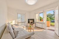 Diamond Lake Apartment Air conditioning - Happy Rentals - B&B Angera