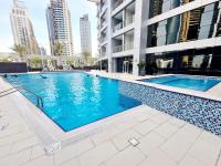 Studio with City Skyline and Marina View and Large Balcony- Fabulous Pool - B&B Dubái