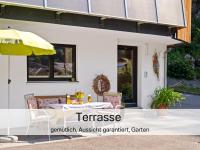 Carolines Appartement Au - Bergblick, Terrasse, Parkplatz, zentraler Punkt zum Ski- und Wandergebiet, Hund willkommen - ideal für Familien und naturverbundene Paare - Bed and Breakfast Au