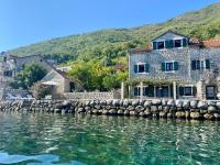House with a pier - Ferienwohnung Donji Morinj