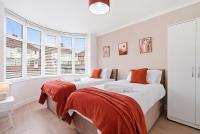 Modern Auburn Park Contractor House Solihull - Sleeps 9 - Near NEC & BIRMINGHAM airport - B&B Birmingham