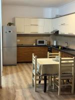 Kerols Elegant Studio with Balcony - B&B Tirana
