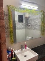 BYOB Suites - Ferienwohnung Greater Noida