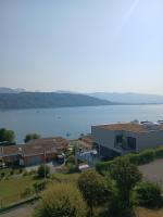 Zimmer mit Panoramablick auf den Zürichsee mit eigenes Bad und Terassenzugang - B&B Schmerikon