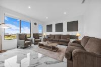Modern Sunbury Home Mins to Rupertswood - Chambres d'hôtes Cinnabar