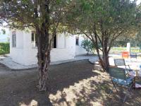 house close to the beach - large private garden - B&B Tertenia