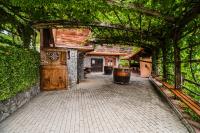 Holiday Home Marta with 4 Bedrooms - Chambres d'hôtes Raka