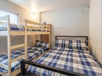 Hip Tyrolean Retreat minutes from Eagle and Canyon - Bed and Breakfast Mammoth Lakes