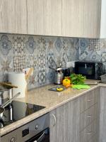 Olive & Sage 3BR Walking distance to Protaras and Pool - Chambres d'hôtes Paralímni