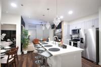 Chic 2BR-w Parking, Near Rvrwalk, Dome & Conv Ctr - B&B San Antonio
