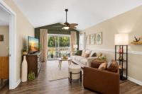 Coastal Chic Golf Retreat Fairways 18F - Ferienwohnung Myrtle Beach