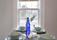New & Renovated MCM Main Level Duplex 3 mi to Duke Hospital - Ferienwohnung Durham