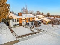 Silver Springs Family Retreat - B&B Calgary