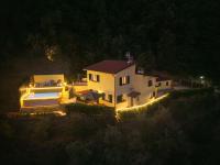Villa tra gli ulivi - piscina e relax con vista sul mare - Ferienwohnung Nocchi