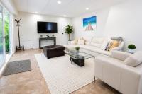 Spacious 3BR Guest Suite by the Creek In North Vancouver Sleeps 6, Free Parking - Chambres d'hôtes North Vancouver