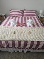 Large bedroom with en-suite in a new house Devonport - B&B Auckland