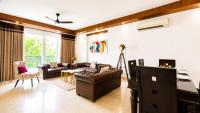 BluO 3BHK M Block Market -Lift, Balcony, Parking - B&B Nueva Delhi