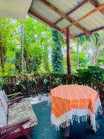 Dulmini Homestay - Bed and Breakfast Ella Town