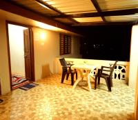 Chambre Familiale avec Salle de Bains Commune